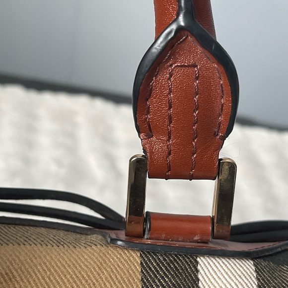 Burberry Brown and Tan Plaid Duffel women Bag - Picture 9 of 16